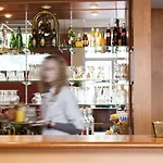 阿勒斯中心宜必思酒店 3*