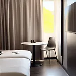 Ibis Centre 3*