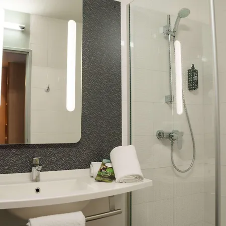 Hotel Ibis Centre 3*