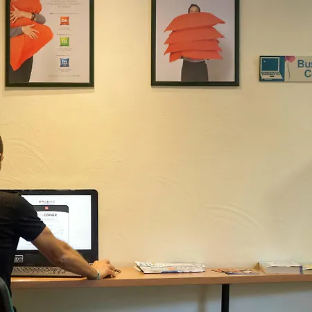 Ibis Centre Hotel 3*