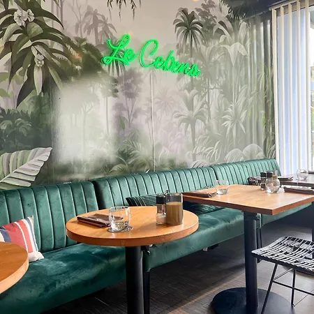 Ibis Centre Hotel 3*