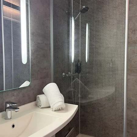 Ibis Centre Алес