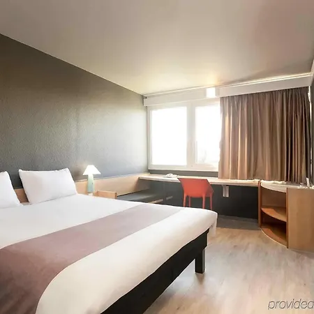 Hotel Ibis Centre 3*
