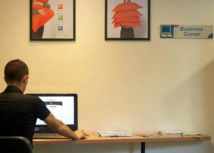 Ibis Centre Hotel 3*